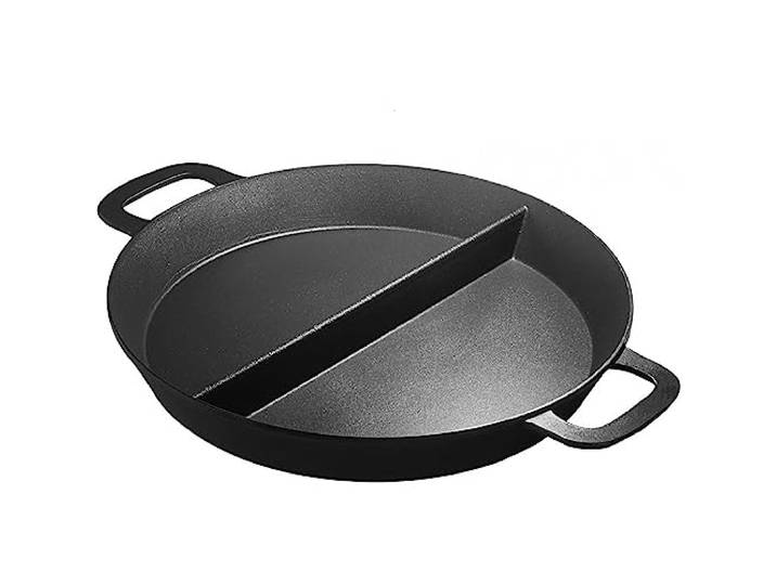 SKK große Outdoor Pfanne Ø 50 cm - geteilte XL Bratpfanne Eisenguss - gusseiserne Riesenpfanne mit Mittelsteg ideal für Grillpartys - Made in Germany