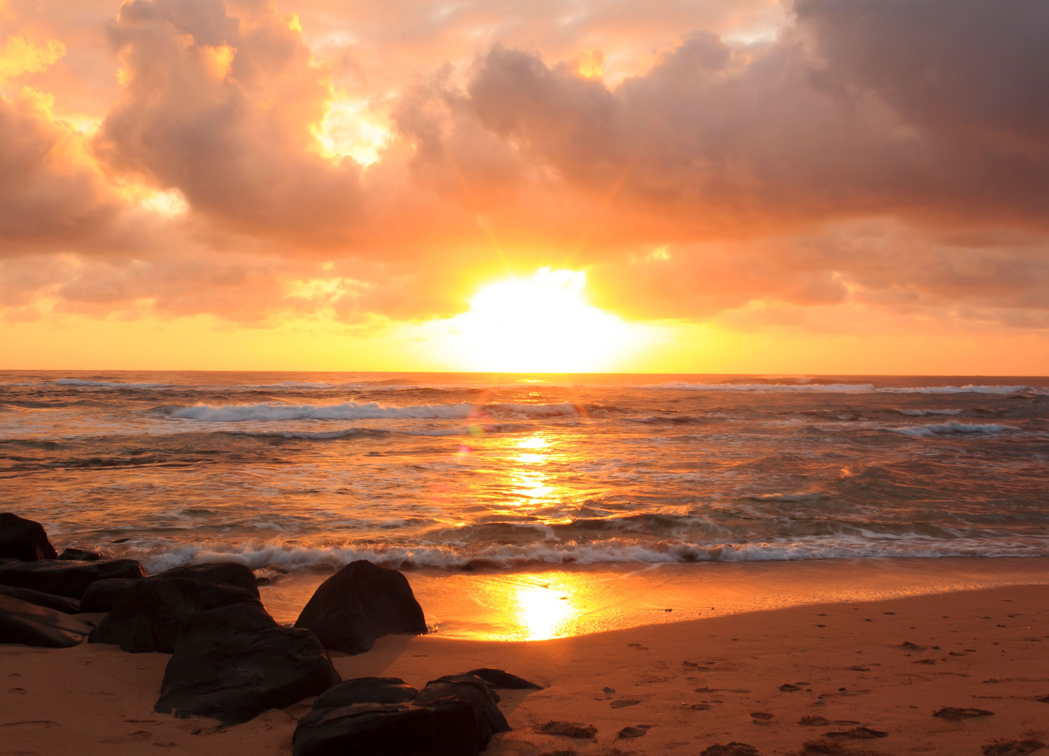 Fototapete PAPERMOON "Sunrise Lihue Beach", bunt, B:5m L:2,8m, Vlies, Tapeten, Fototapete