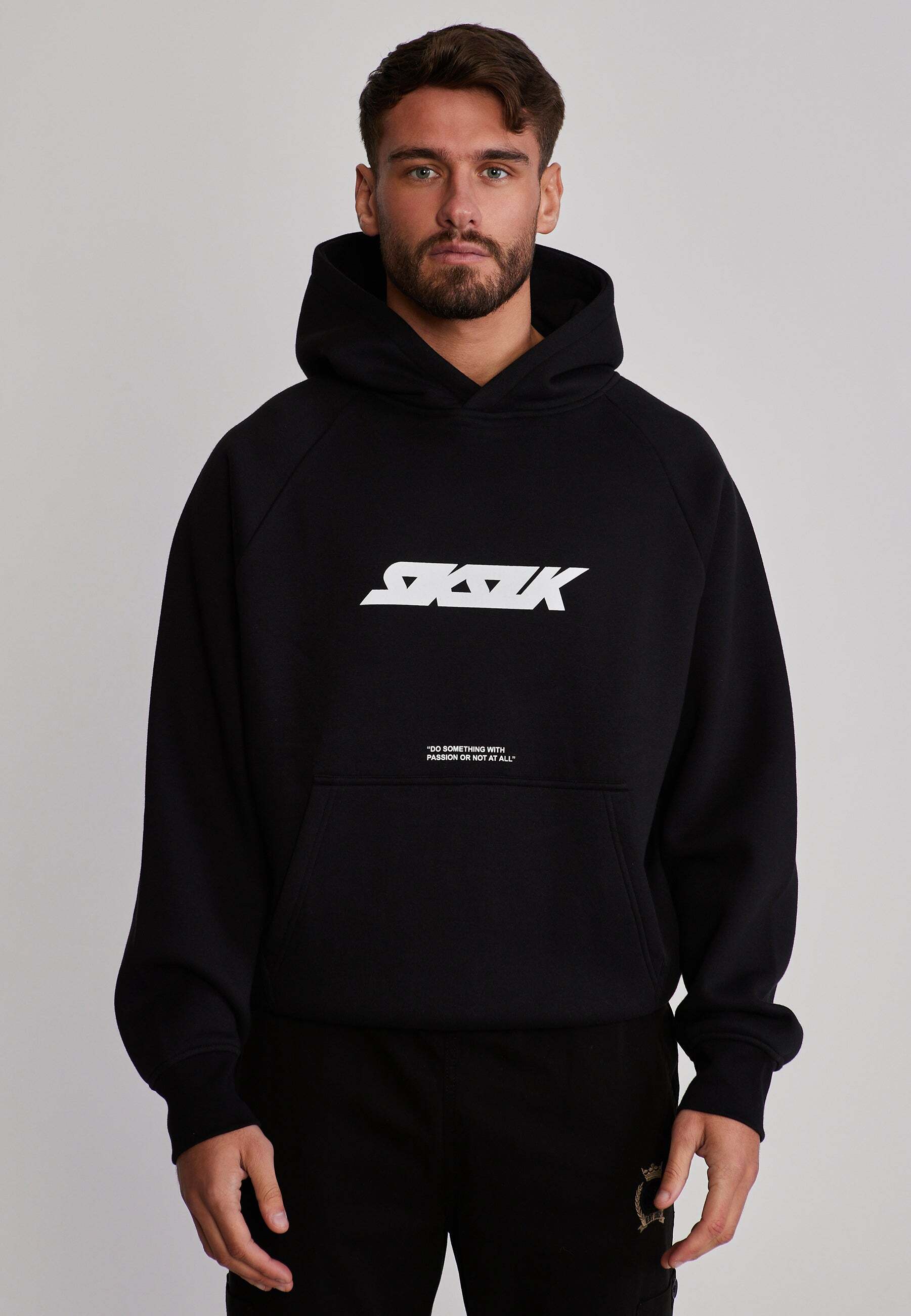 Kapuzenpullover SIKSILK "Siksilk Kapuzenpullover Graphic", Herren, Gr. S, schwarz, Obermaterial: 68% Baumwolle CO. 32% Polyester PES., Pullover Kapuzenpullover schwarz S