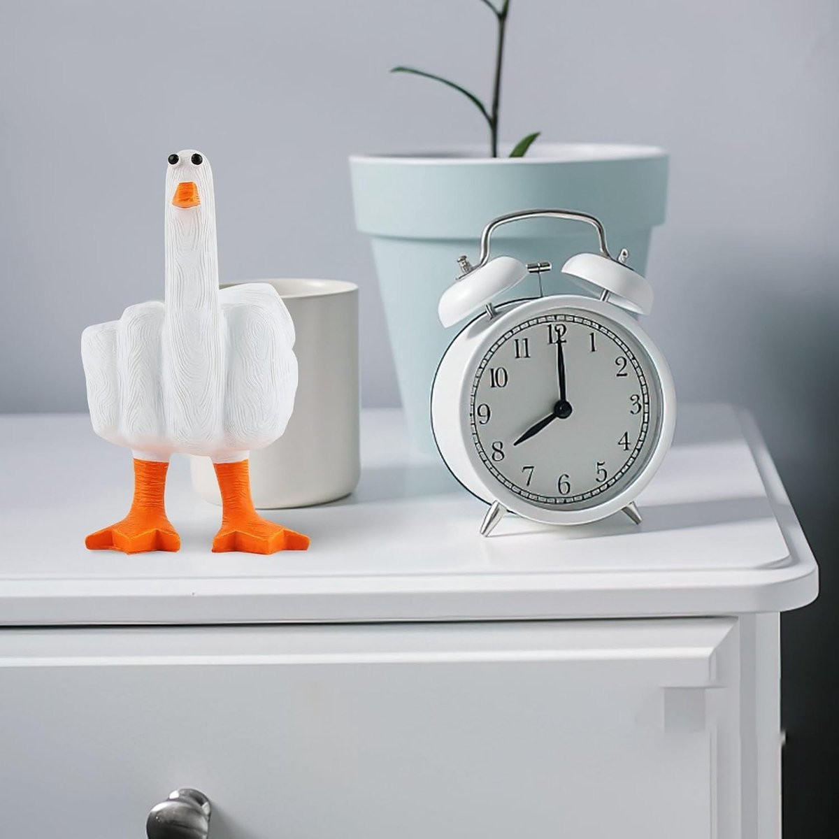 Grappig Eend Beeldje met Middenvinger - Unieke Woondecoratie voor op Tafel voor Volwassenen