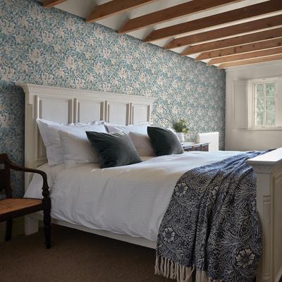 Vliestapete "Honeysuckle Dusk", blau, H:10m L:10m, Vlies, WILLIAM MORRIS AT HOME, Tapeten, Design Tapeten