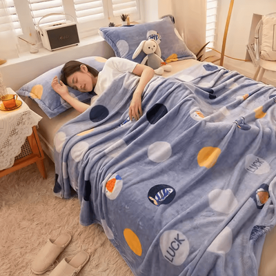 Inspire Curations Cute Strawberry Flannel Throw Blanket 2 120x200cm