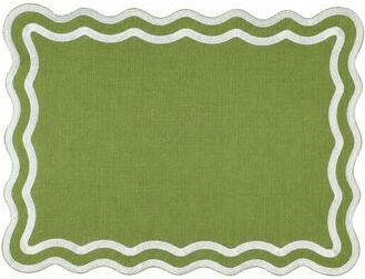 Saro Lifestyle Scalloped Embroidered Placemats Set of 4 - Cotton Placemats for Dining & Entertaining