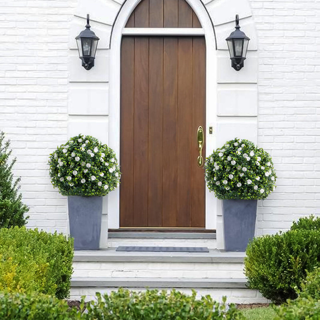 The Seasonal Aisle Faux Plant 4 white flowers 60*40cm