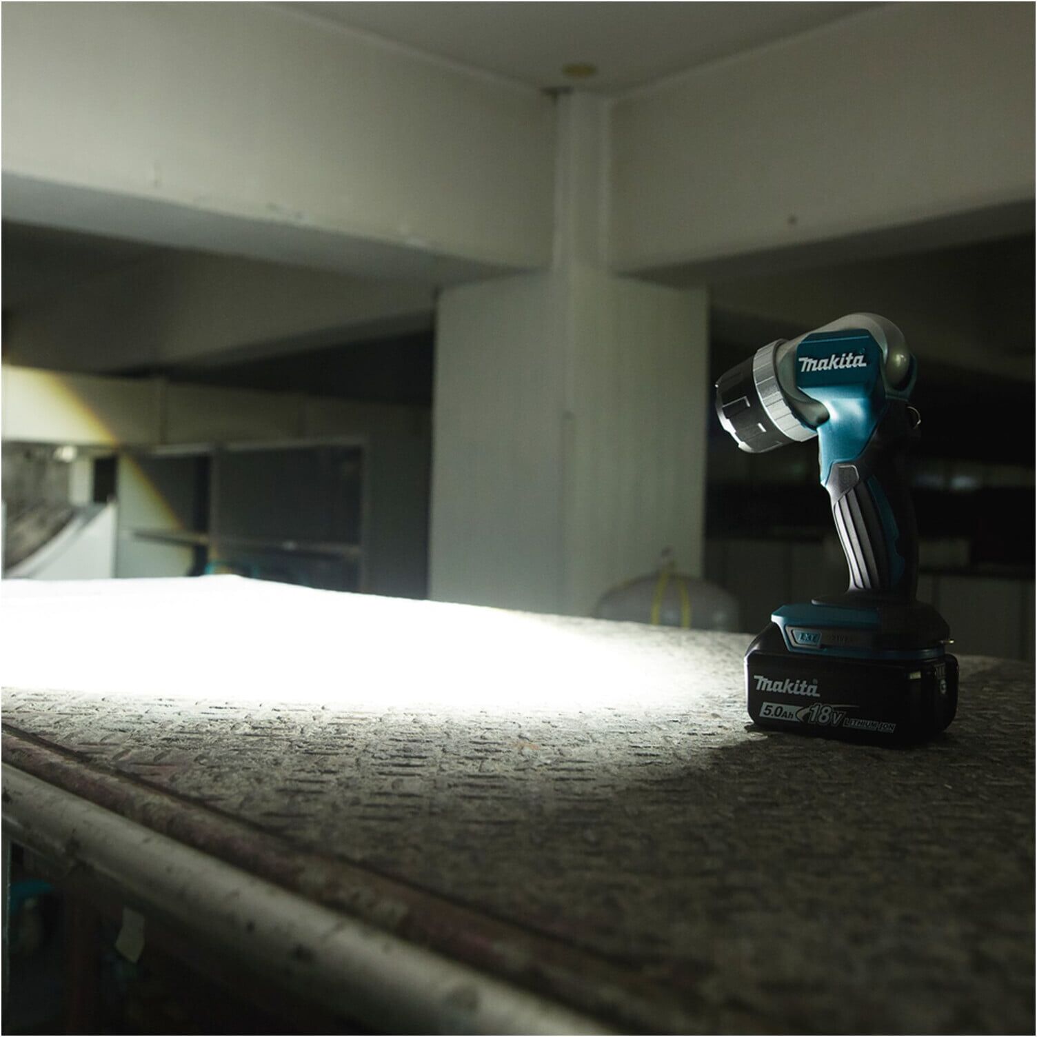 Makita LED-Akku-Handstrahler 18V (DEBDML808)