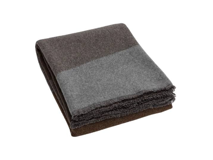 Wohndecke Goldbach, Atelier Pfister, braun/grau, Wolle