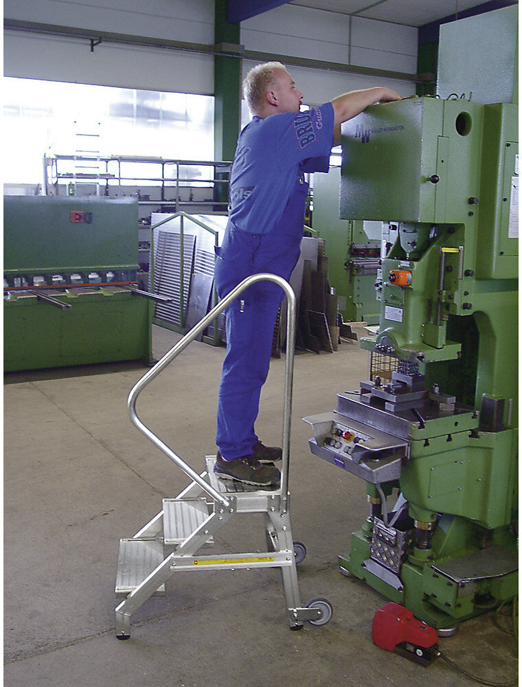 Schwerlast-Montagetritt, MOBIL, Tragfähigkeit 300 kg, 4 Stufen eurokraft pro