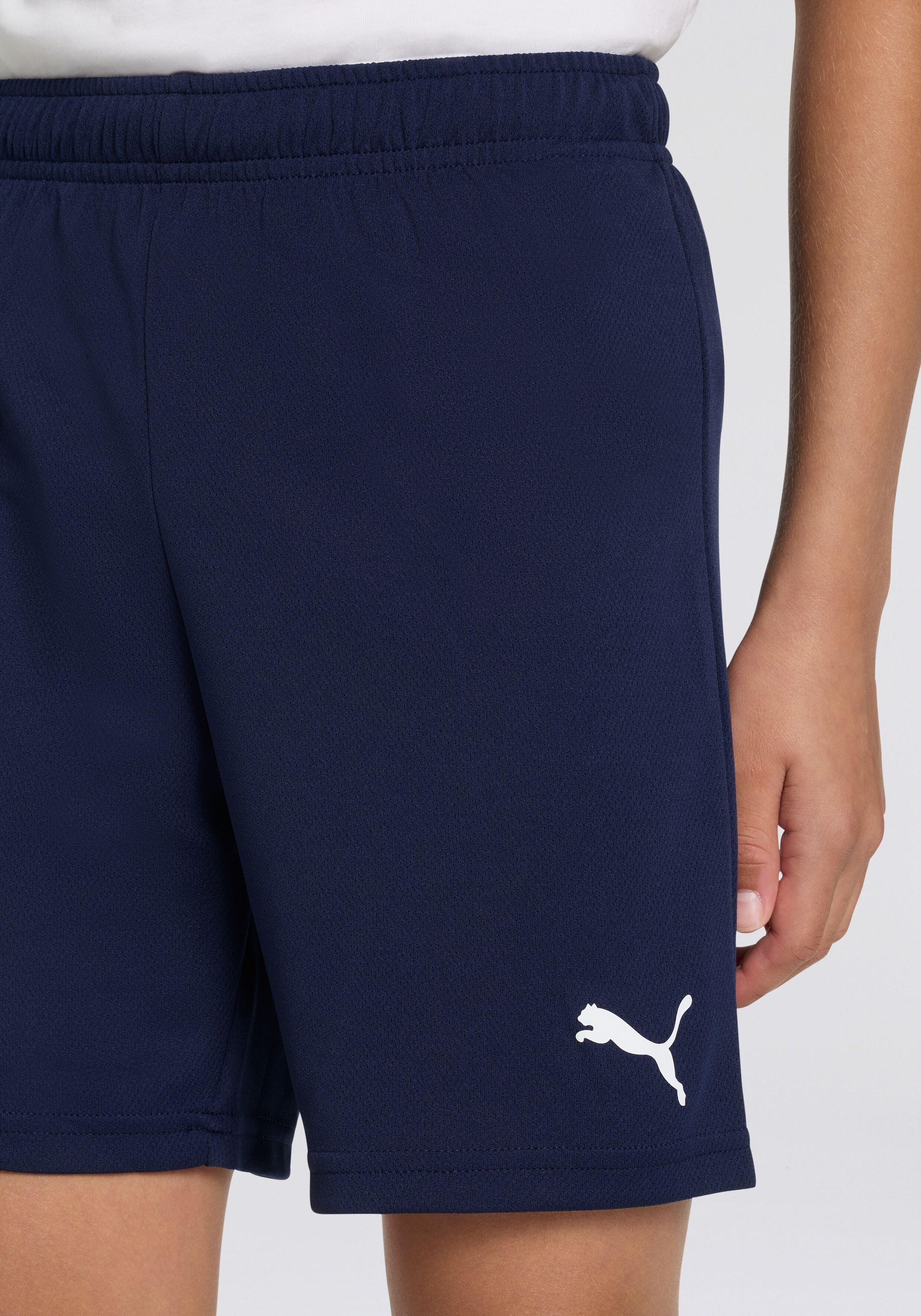 Trainingsshorts PUMA "TEAMRISE SHORT JR", Damen, Gr. 176, N-Gr, blau (peacoat, puma weiß), Netz, Obermaterial: 100% Polyester, unifarben, regular fit kniefrei, Hosen Trainingsshorts, aus Netzmaterial, mit DryCELL Technologie, kniefreier Schnitt peacoat, p