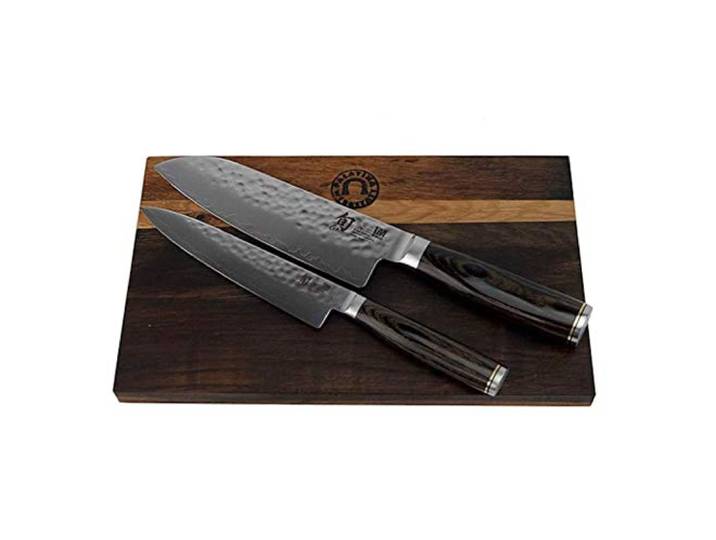 Kai Shun Messer Angebotsset – Tim Mälzer TDM 1701 Allzweckmesser + TDM 1702 Santoku – ultrascharfe japanische Messer mit Damastklinge + handgefertigtes Schneidebrett Unikat