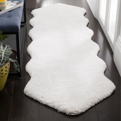 SAFAVIEH Handmade Sheep Shag Heilke Solid Rug