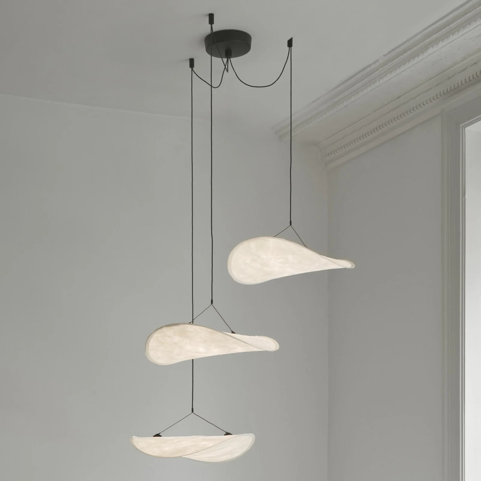 New Works Tense LED hanglamp, wit, Ø 152 cm, 3-lamps