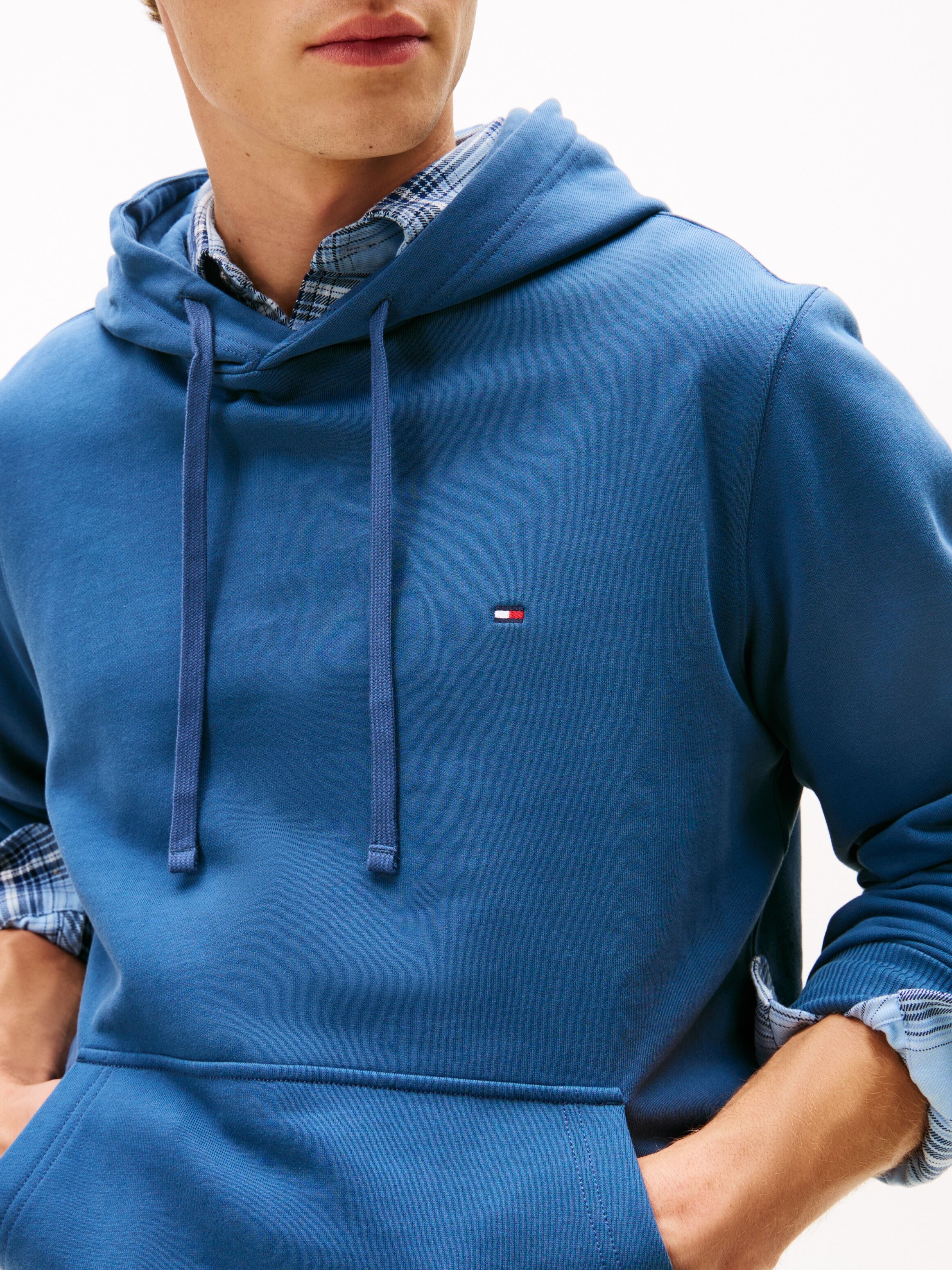 Hoodie TOMMY HILFIGER "ESSENTIAL TERRY", Herren, Gr. S, aegean sea, Sweatware, Obermaterial: 100% Baumwolle, regular fit, Sweatshirts Hoodie, mit Tunnelzug und Flag-Stickerei aegean sea S