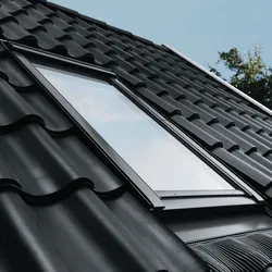 VELUX Schwingfenster GGU UK04 S10J01 Polyurethan ENERGIE Wärmedämmung Alu inklusive Eindeckrahmen EDJ134x98 cm