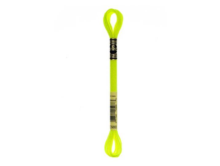 DMC Lichteffecten Borduurzijde 8,7 yd-Neon Geel, Polyester, 8,7-Yards