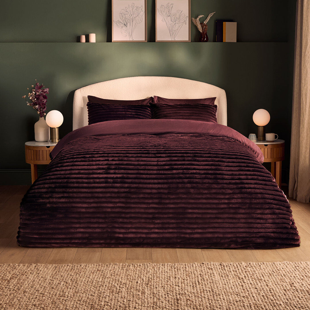 Silentnight Ribbed Faux Fur Duvet Set Natural King