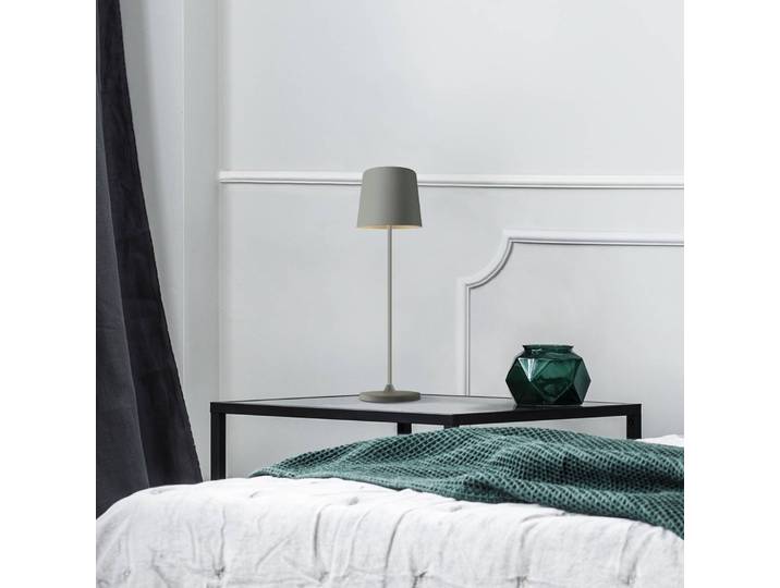 Brilliant LED-Akku-Tischlampe Kaami, dimmbar, grau matt dimmbar, alu / grau / zink, für Wohn- / Esszimmer, Metall, Modern