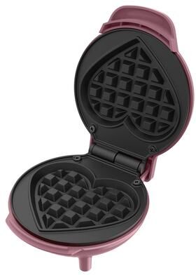 Brentwood "Non-Stick Heart Shaped 4"" Mini Waffle Maker in Pink"