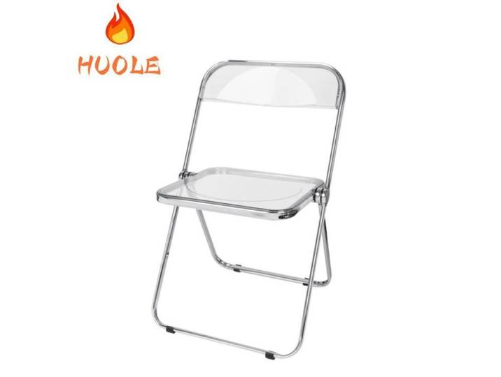 Chaise pliante en acrylique empilable élégante et transparente sans accoudoirs pour votre salle à manger ou votre salon.