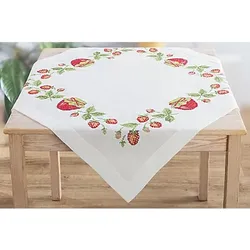 Stickmitteldecke "Erdbeeren"