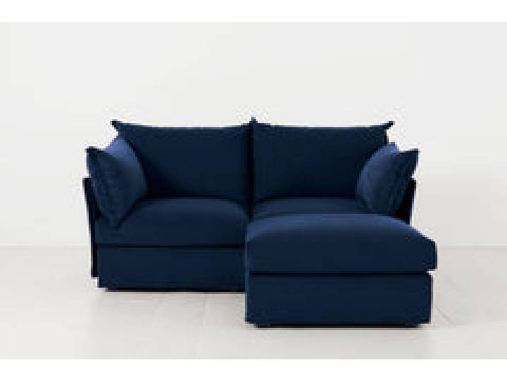 Zweisitzer-Sofa Model 06 mit Chaiselongue rechts, Indigoblau