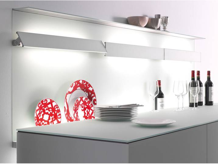 Gera-Leuchten Leuchte mit Metallblende GL 8 silber, Designer Gera-Leuchten, 120x9.4x6.8 cm