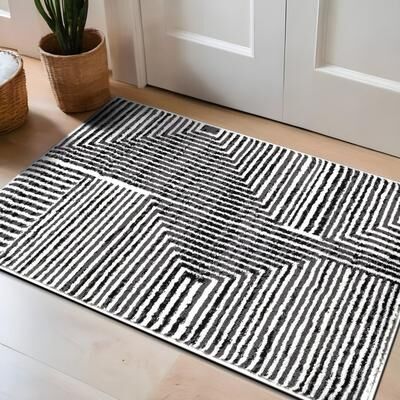 World Rug Gallery Cream / Black Modern Maze Area Rug