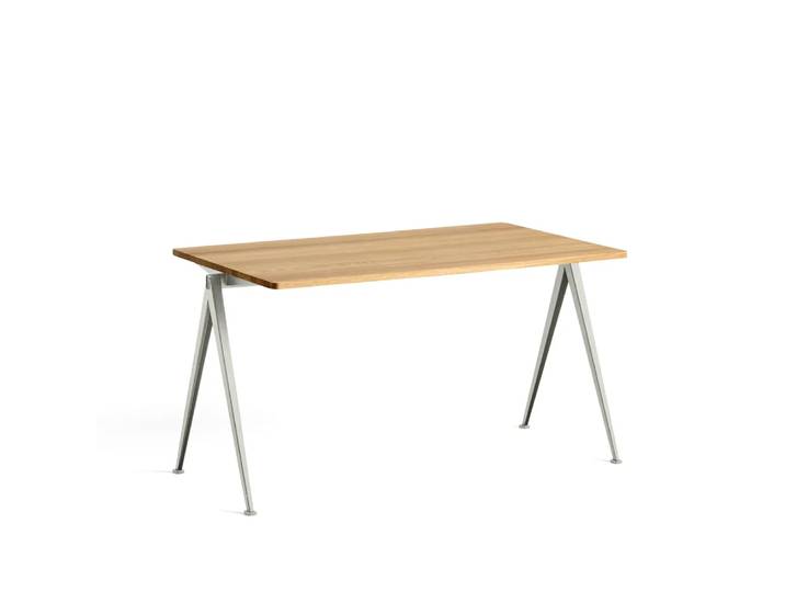 HAY Pyramid 01 Schreibtisch Oak clear lacquer-140x75cm-beige Stahlgestell