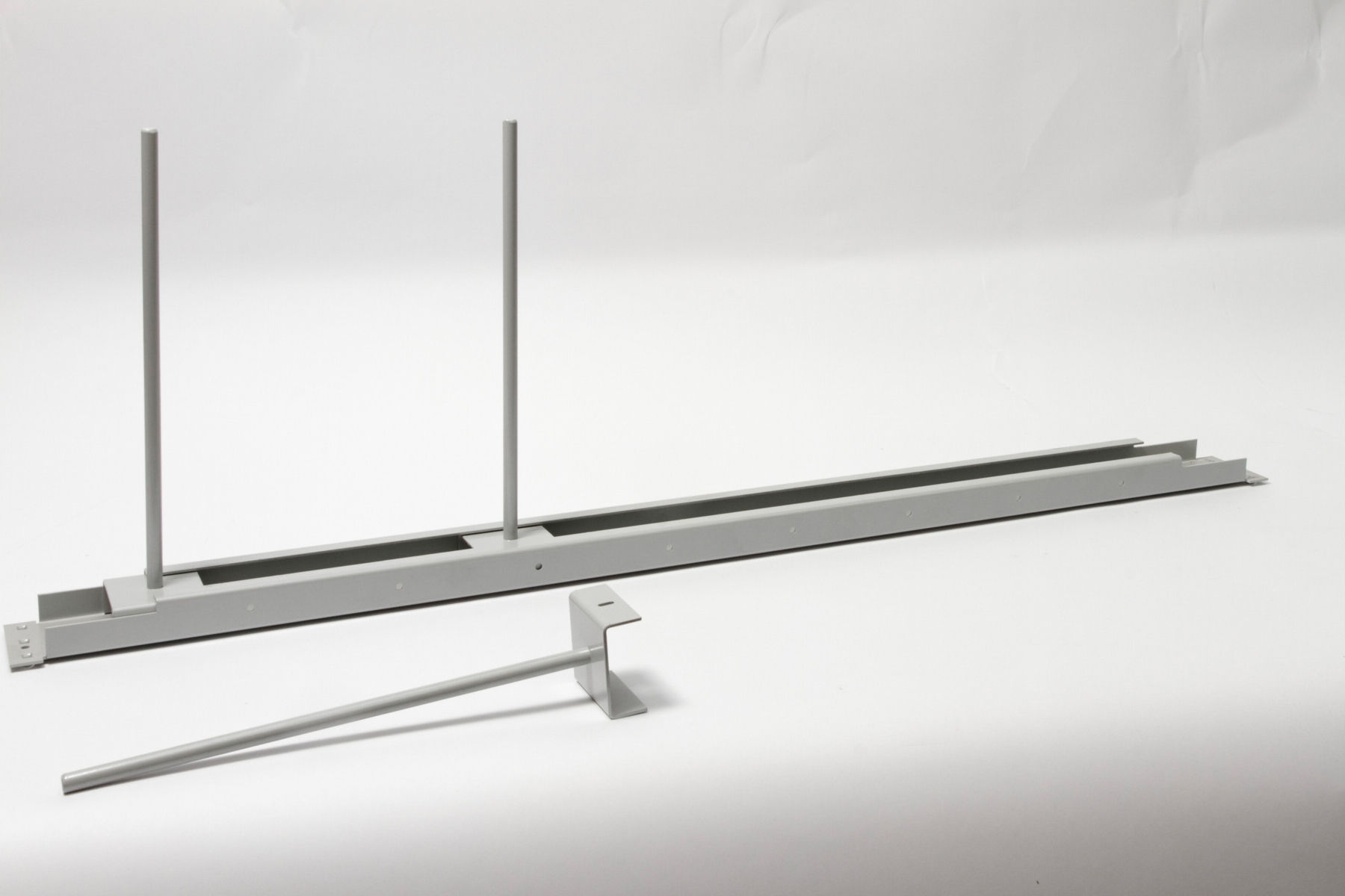 Regalwerk BERT-Längsträger für Fachteilerstab 1690 mm C-Profil mit Einschubaussparung (B3-30834-K)