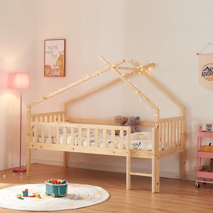 Kinderbett Sotkamo Hausbett 90 x 200 cm Holzbett für Kinder mit Rausfallschutz und Leiter Bettgestell aus Kiefernholz Natur