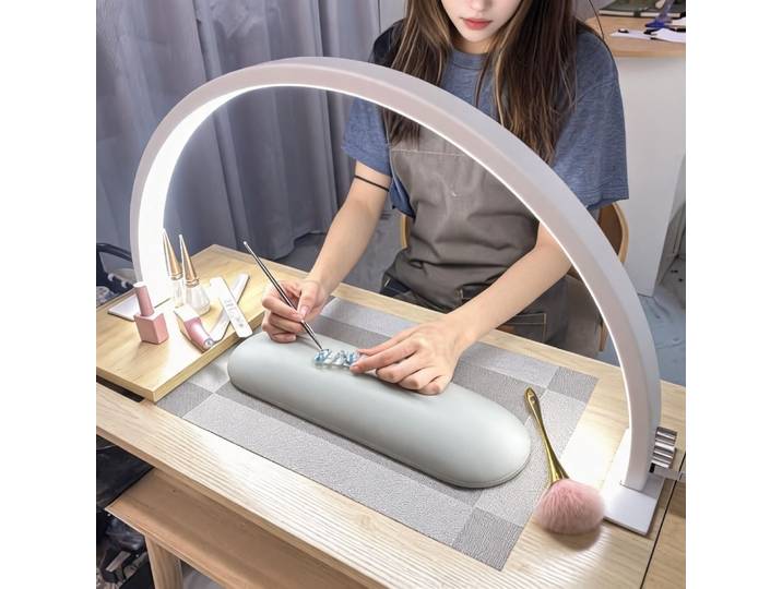 Lampe à ongles LED demi-lune 50W, lumière demi-lune à 3 couleurs réglables pour la beauté des ongles, l'extension de cils, le tatouage des sourcils et l'éclairage des salons de beauté.