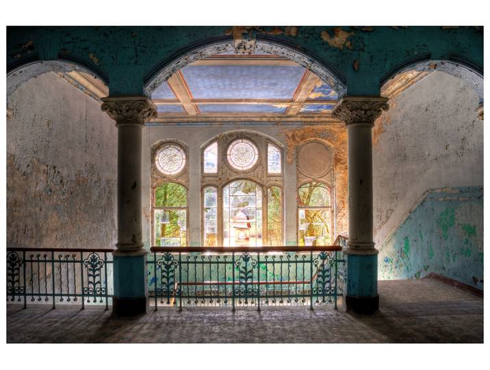 Alubild Lost Place Treppenhaus 2 image LAND