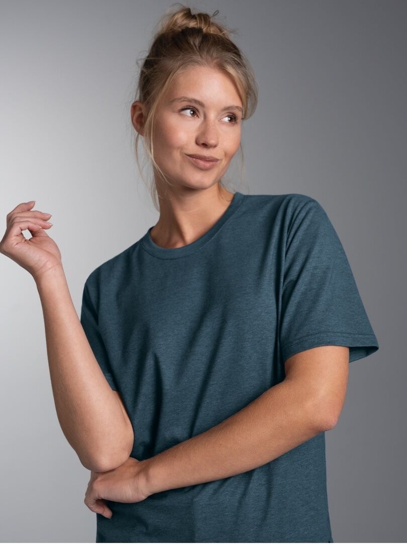 T-Shirt TRIGEMA "TRIGEMA T-Shirt DELUXE Baumwolle", Damen, Gr. 3XL, blau (jeans, melange), Single Jersey, 100% Baumwolle, Basic, lang, Rundhals, Shirts T-Shirt jeans, melange 3XL