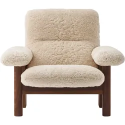 Brasilia Sheepskin Sessel weiß auf dunklen Eichenbeinen