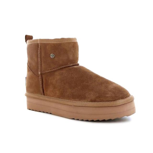 Warmbat Wallaby woman platform