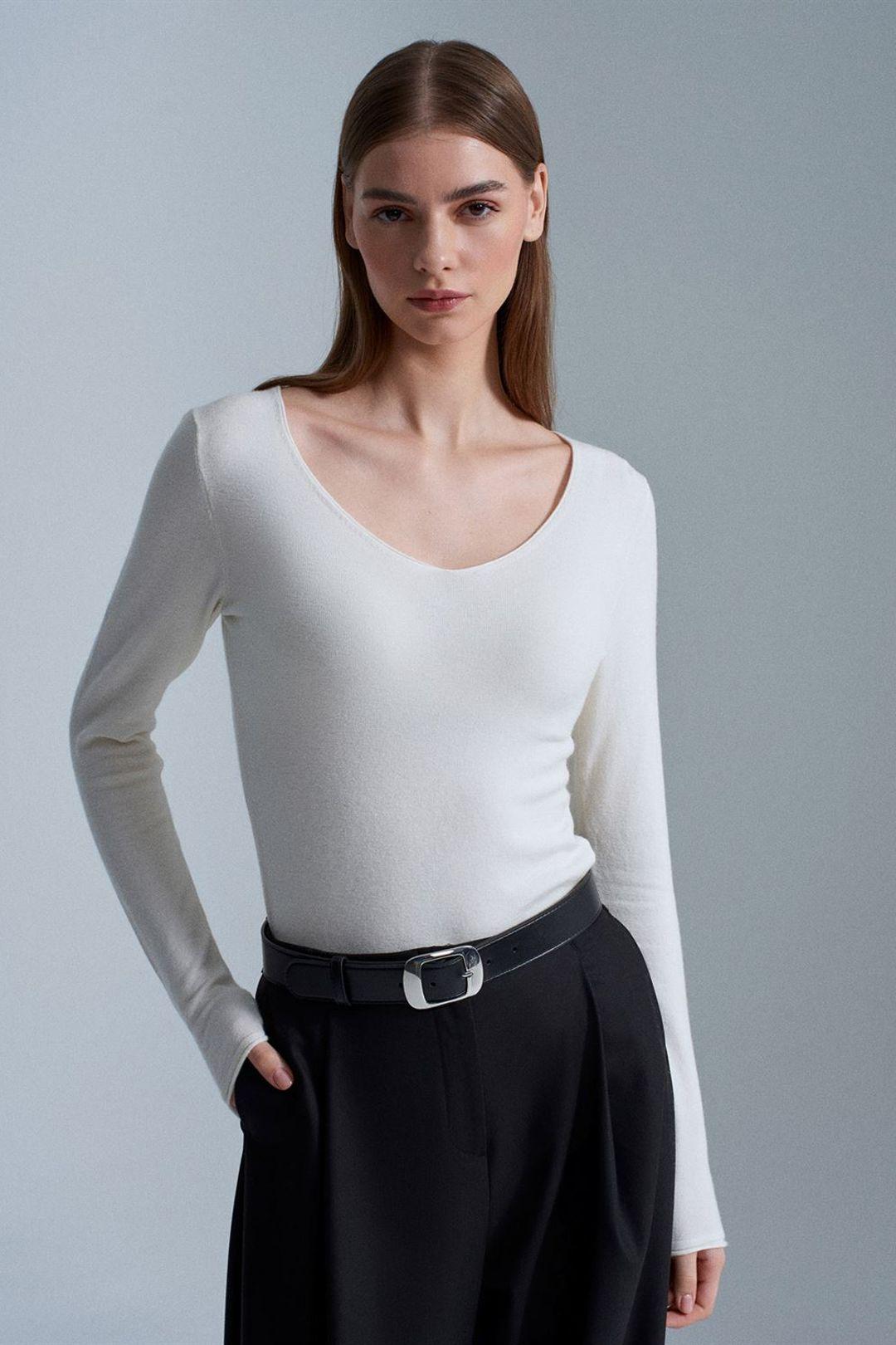 Schlanker V-Ausschnitt Rippenstrickpullover