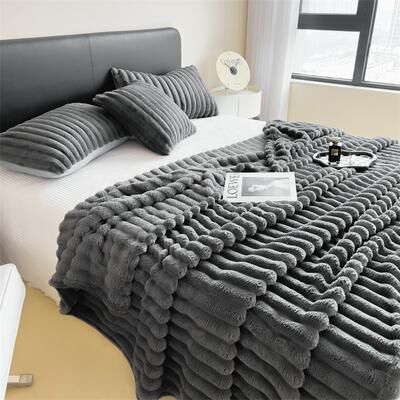 Friendly Fresh Finds Solid Color Thickened Striped Blanket Multifunctional Bed, Nap, And Pet Blanket dark Gray s