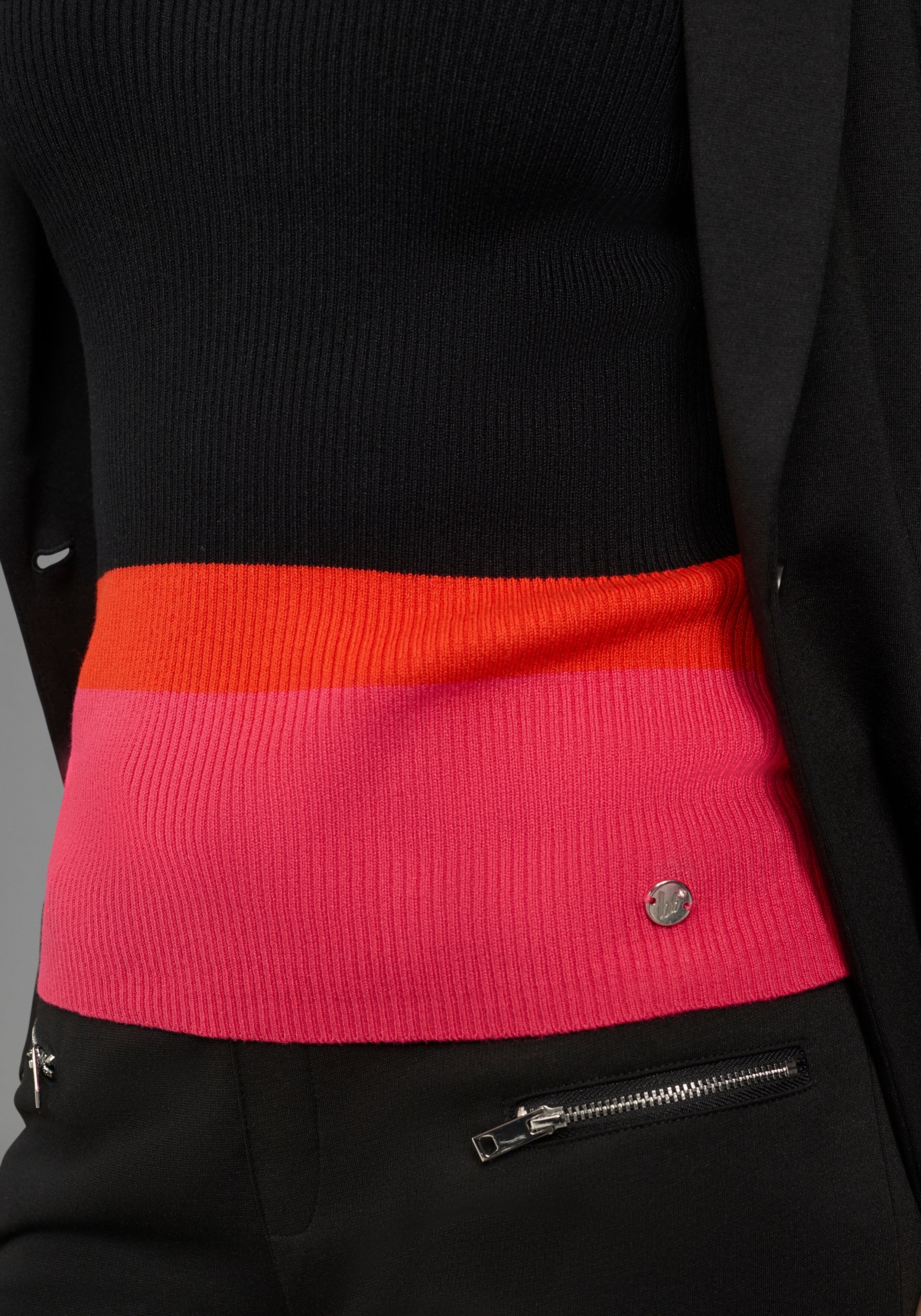 Stricktop BRUNO BANANI, Damen, Gr. 40/42, bunt (schwarz, pink), Rippstrick, Obermaterial: 70% Viskose, 30% Polyamid, figurbetont hüftlang, tiefer V-Ausschnitt, Tops Stricktop, figurbetonte Passform, tiefer V-Ausschnitt, Colorblock-Design