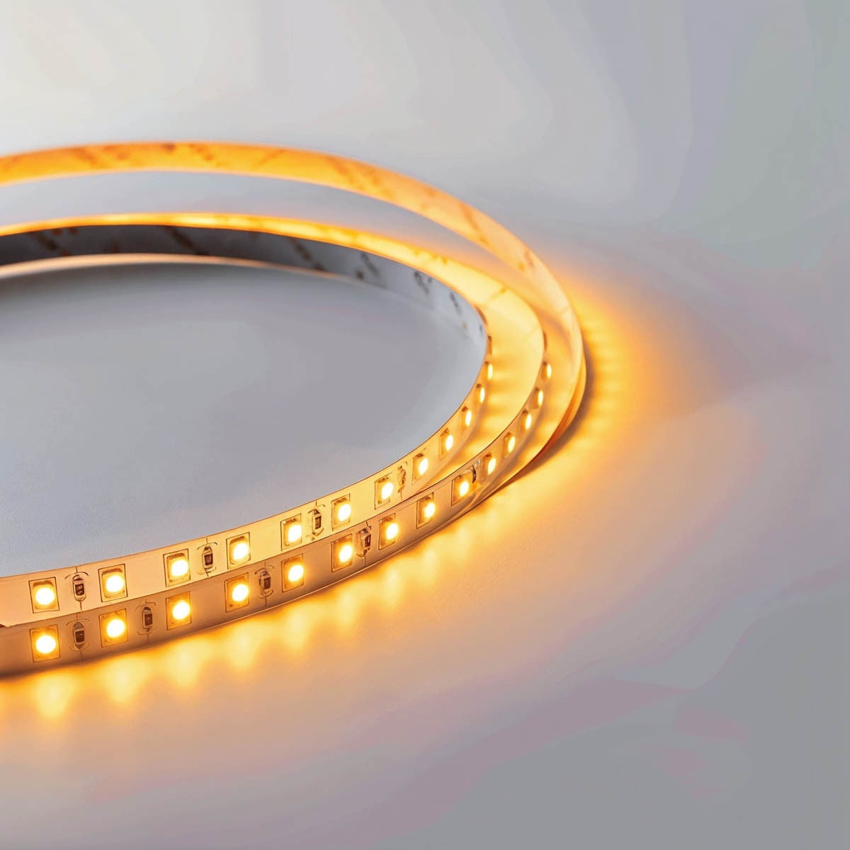 LUEDD Smart LED strip RGBW, 3 meter, 12W, 1020 lm, multicolor, dimbaar en afkortbaar