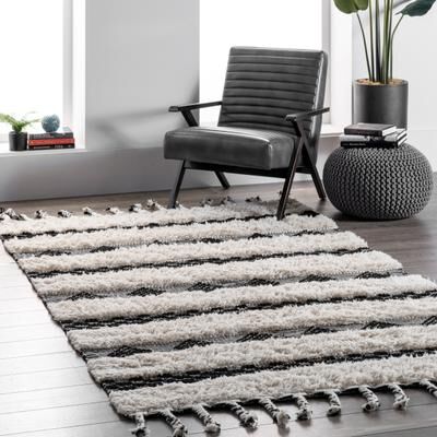 Nuloom Ivory Handmade Wool Cotton Geo Striped Shag Rug