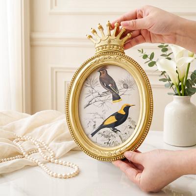 LightInthebox 1PC, French-gold-inlaid Crown Resin Photo Frame, Wall-mounted Frame, Wedding Frame, Suitable for Indoor Photo Storage, Dressing Table Decorative Frame, Housewarming, Festival Gift Frame, Photo Frame