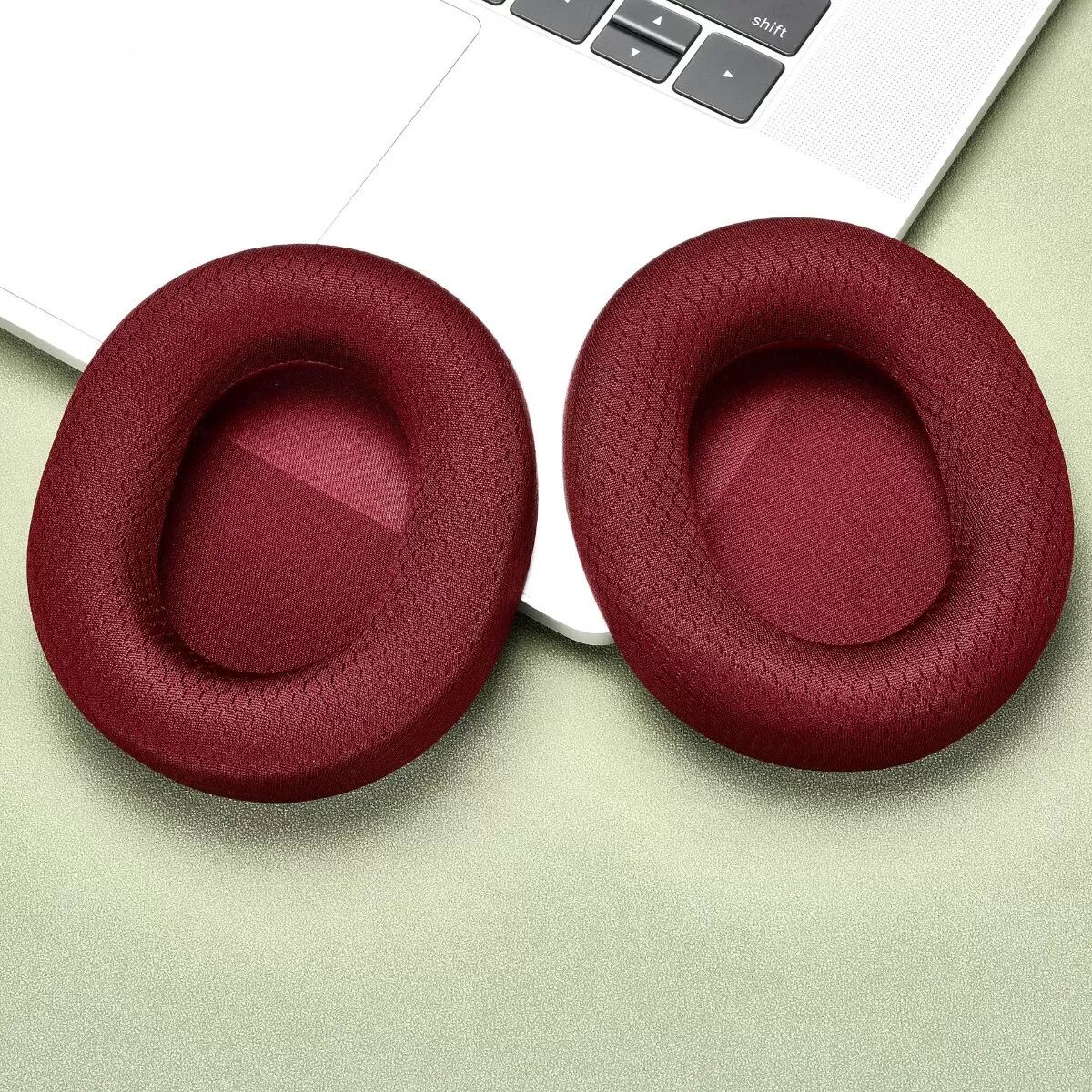 INF Austausch-Ohrpolster aus Memory-Schaum kompatibel mit SteelSeries Arctis 1/3/5/7/9/Pro – 2er-Pack, atmungsaktives Mesh,