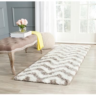 SAFAVIEH Handmade Barcelona Shag Audra Polyester Rug