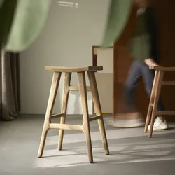 Barhocker Alia aus massivem, recyceltem Teakholz