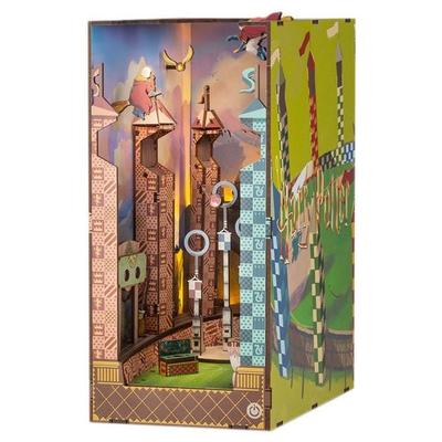 Book Nook DIY Bücherecke Harry Potter Quidditch Field von Revell Tiny Adventures