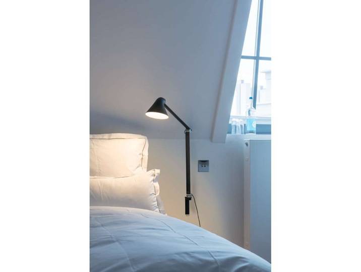 NJP Box Long LED wandlamp, 2700K, grijs - Louis Poulsen - Woonkamer - Aluminium