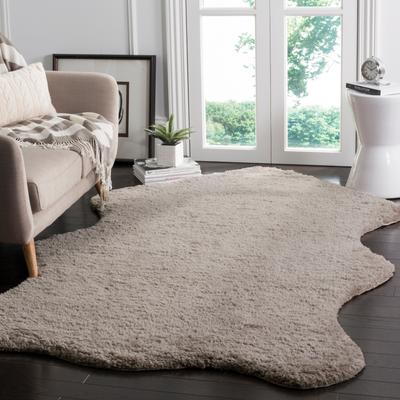 SAFAVIEH Handmade Sheep Shag Heilke Solid Rug