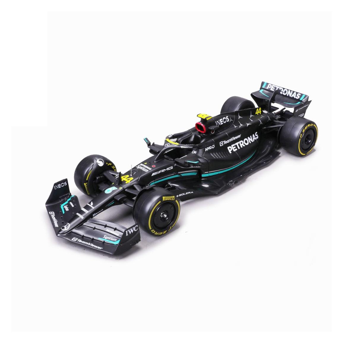 Bburago Mercedes-AMG F1 W14 E Perf. 2023 mit Figur 1/24 (248441)