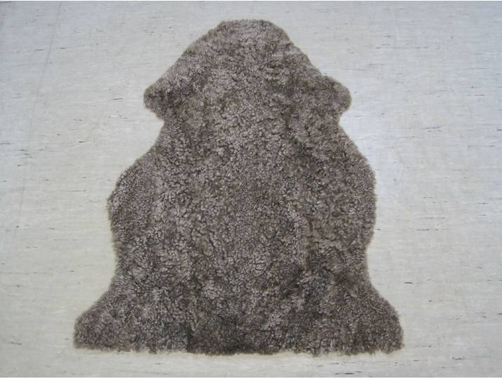 Fellteppich HEITMANN FELLE Lammfell Curly , braun (braun, hellbraune spitzen), B:60cm H:25mm L:100cm, Lammfell, Teppiche, Fellteppich, echtes Lammfell mit natürlicher Lockung, geschoren, weich & kuschelig