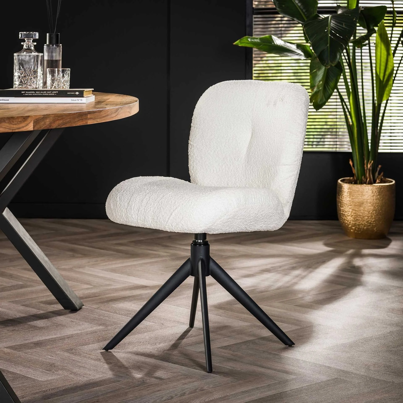 WoonStijl Eettafelstoel Comfort draaibaar Wit Boucle