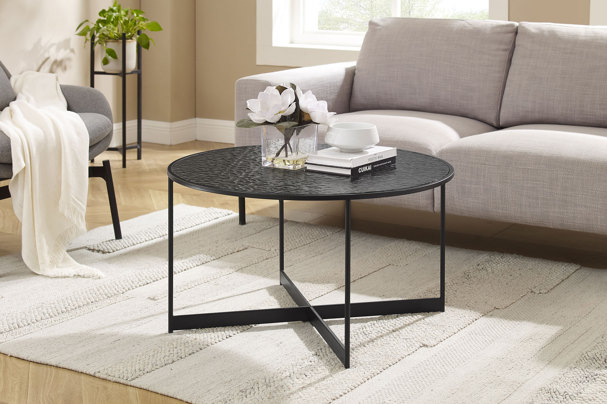 Couchtisch SALESFEVER "Coffeetable Wohnzimmerhtisch für stylisches Wohnambiente", schwarz, B:80cm H:45cm T:80cm, Metall, Glas, Tische, Couchtisch, Glasplatte mit Strukturoptik schwarz B/H/T: 80cm x 45cm x 80cm, Glasplattemit Strukturoptik